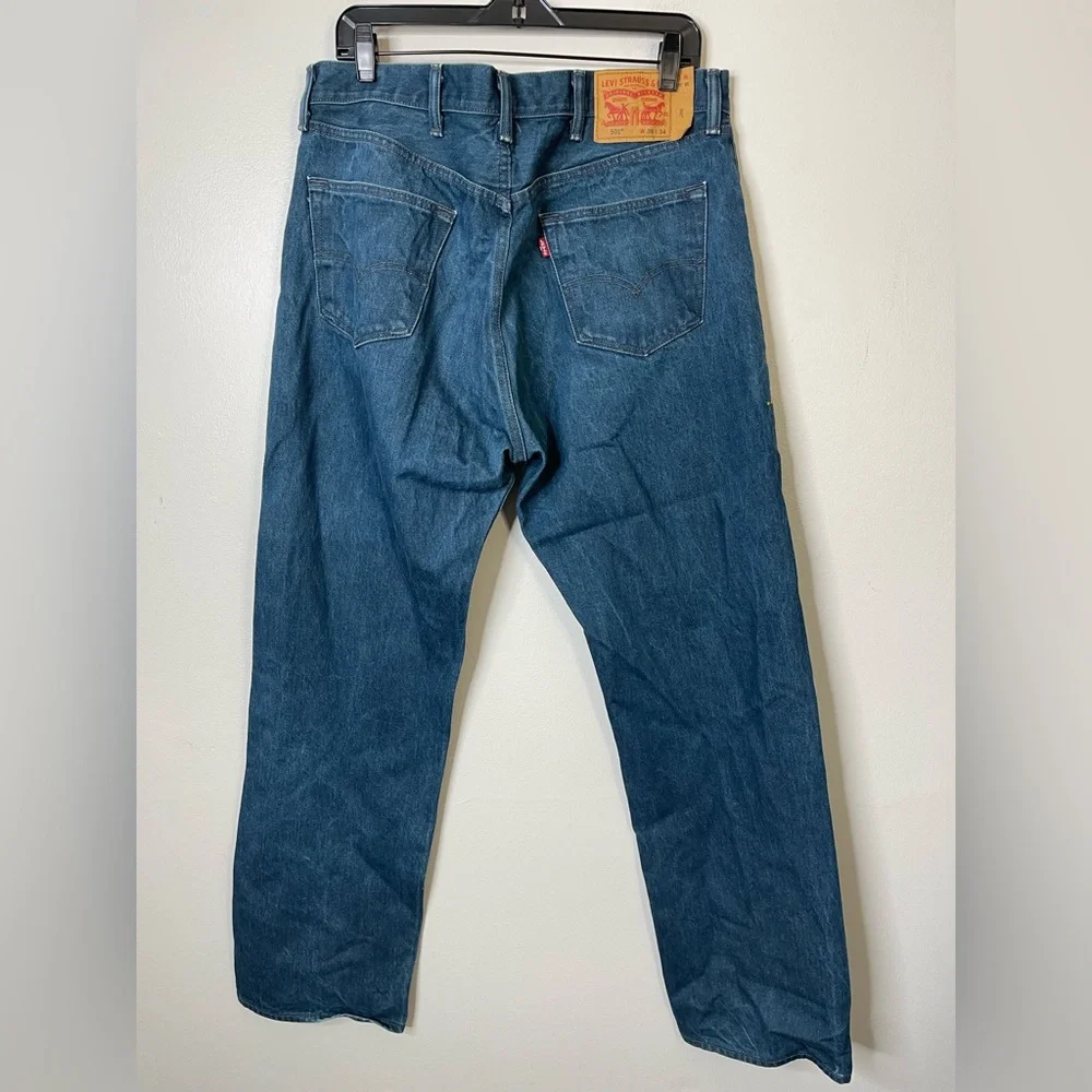 Levi’s Men’s 501 Classic Jeans Button Fly Dark Wash Size 38x34 like new